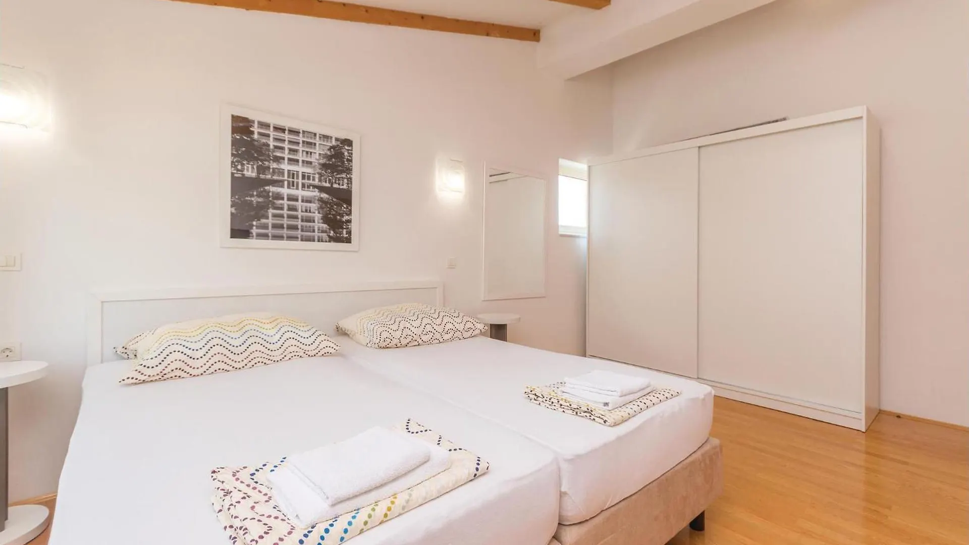 Stunning Apartment In Starigrad Paklenica With Heated Swimming Pool Хорватия